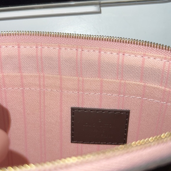 Louis Vuitton clutch - Picture 7 of 7